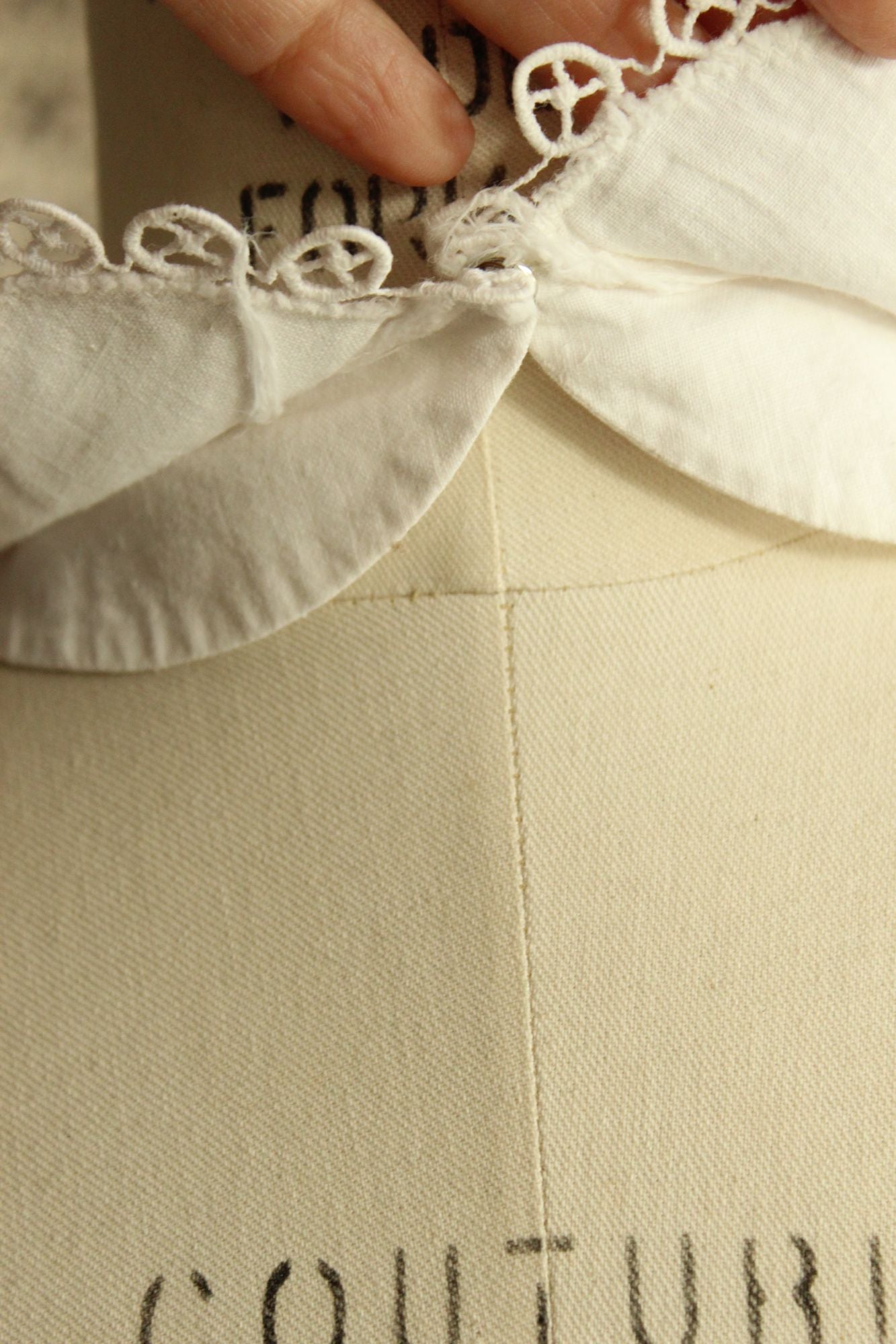 Vintage 1950s 1960s White Blouse Collar