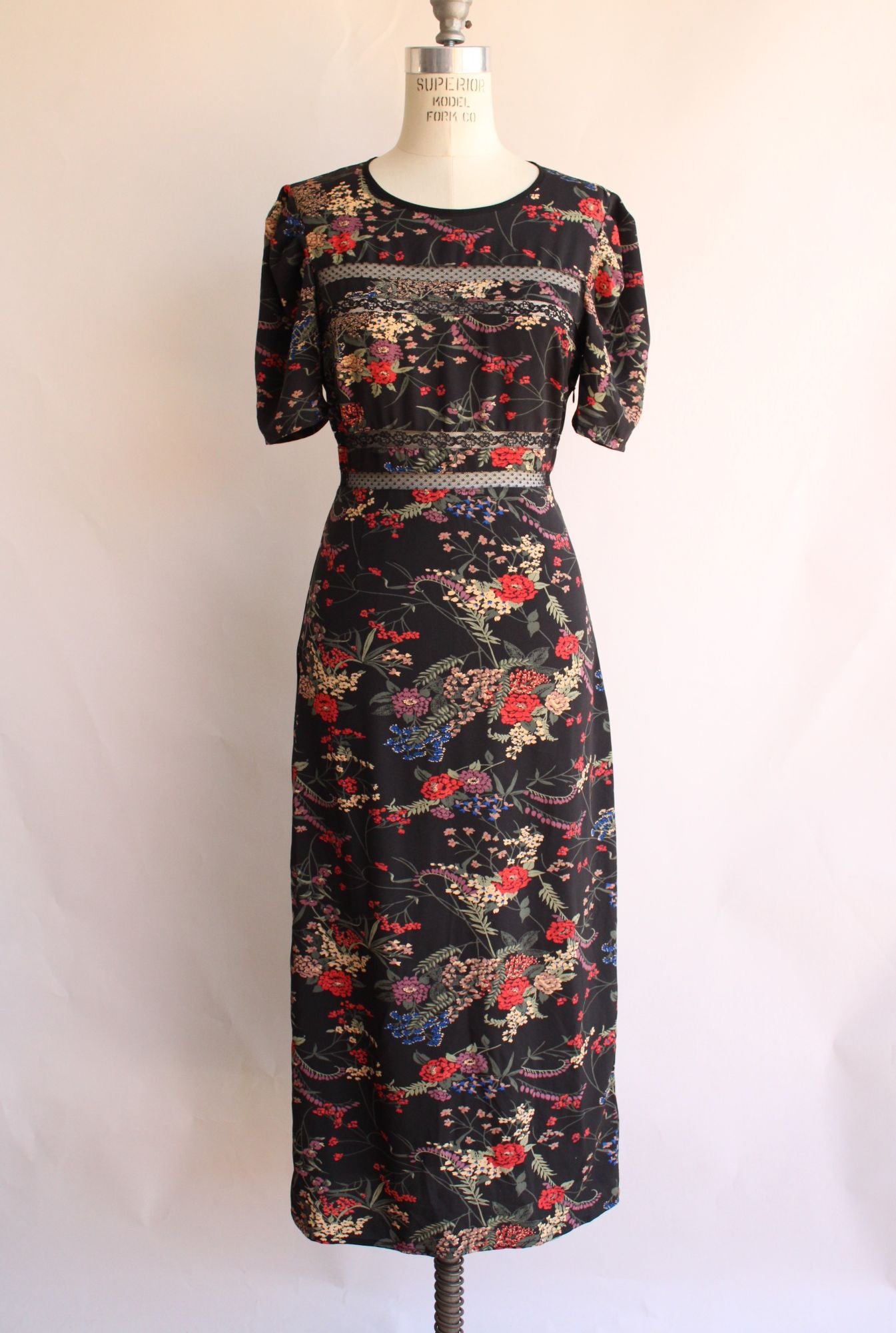 Urban Outfitters Womens Dress, Size S-P, Keyhole Back, Lace Trim, Floral Print