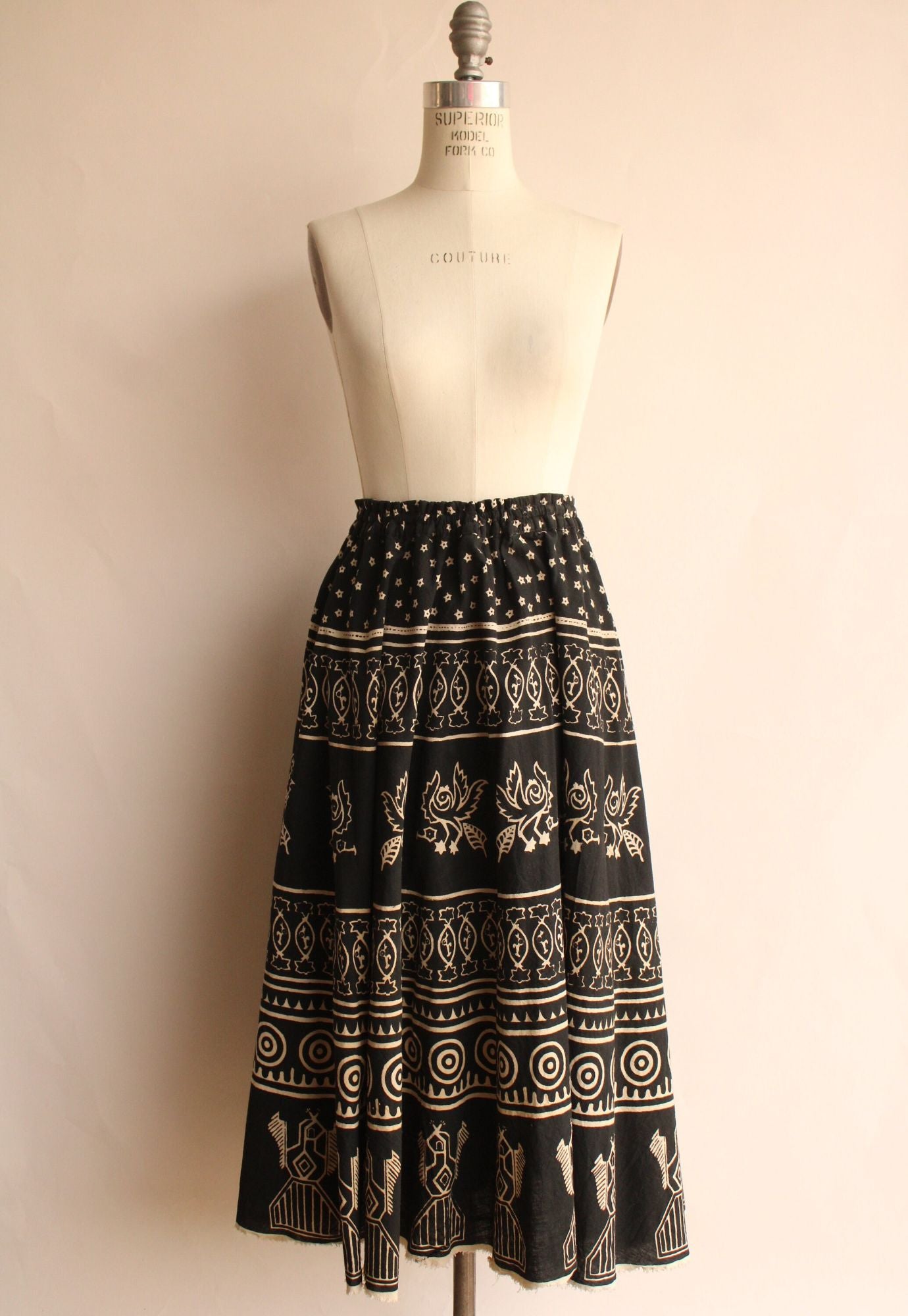Vintage 1990s Volup Size Black and Tan Full Circle Skirt