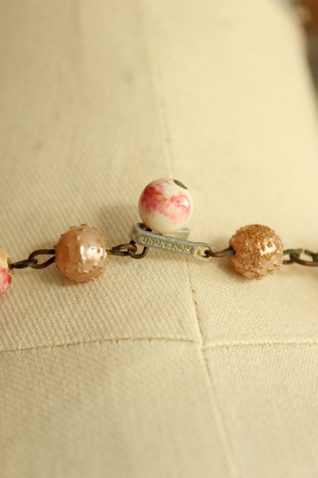 Vintage 1960s Pink and White Large Bead Necklace