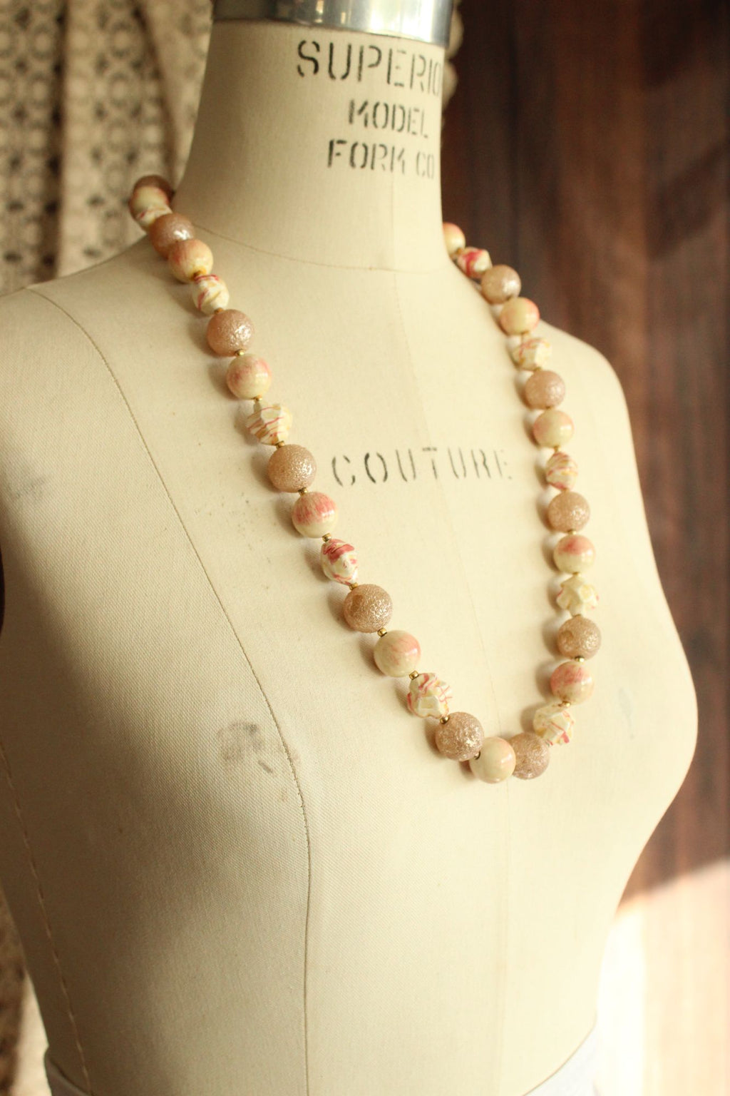 Vintage 1960s Pink and White Large Bead Necklace