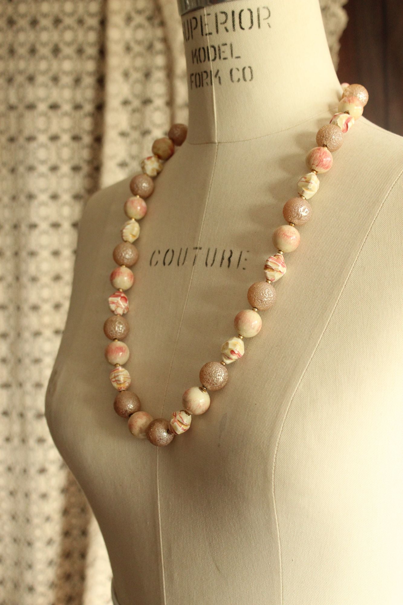 Vintage 1960s Pink and White Large Bead Necklace