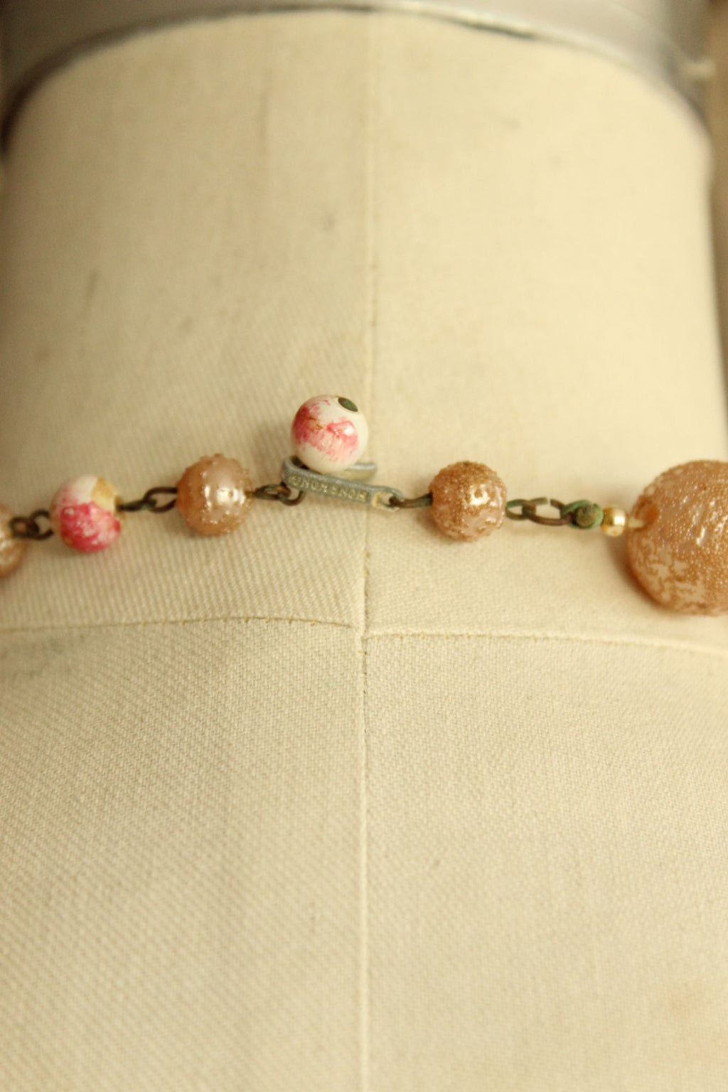 Vintage 1960s Pink and White Large Bead Necklace