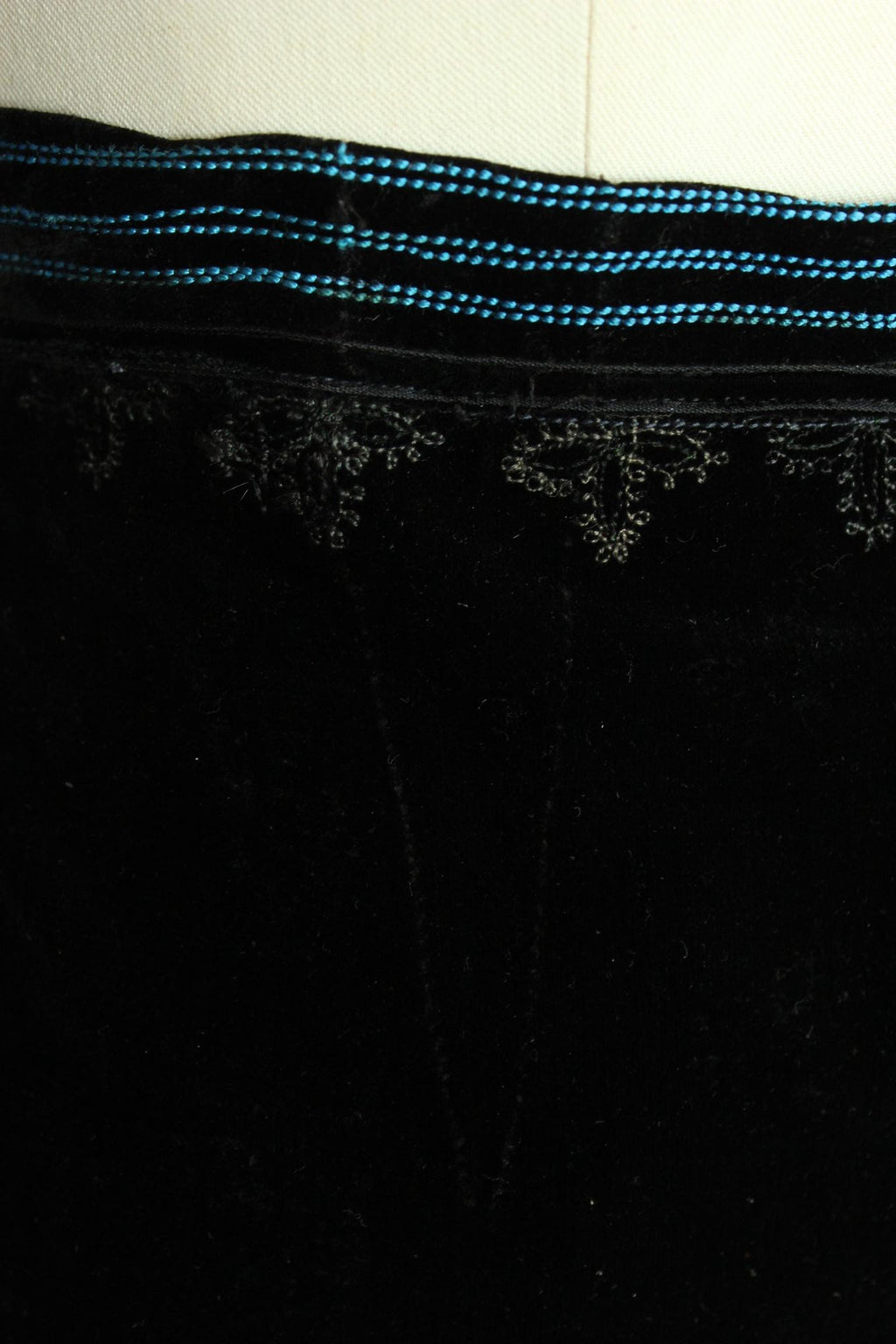Vintage 1970s Volup Black Velvet Folk Dirndl Style Skirt
