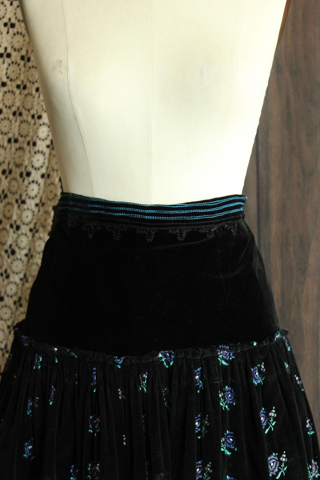 Vintage 1970s Volup Black Velvet Folk Dirndl Style Skirt