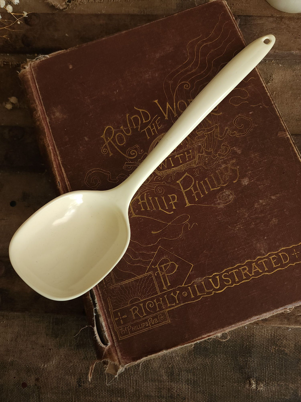 Vintage 1970s Large Cream Melamine Ware Ladle