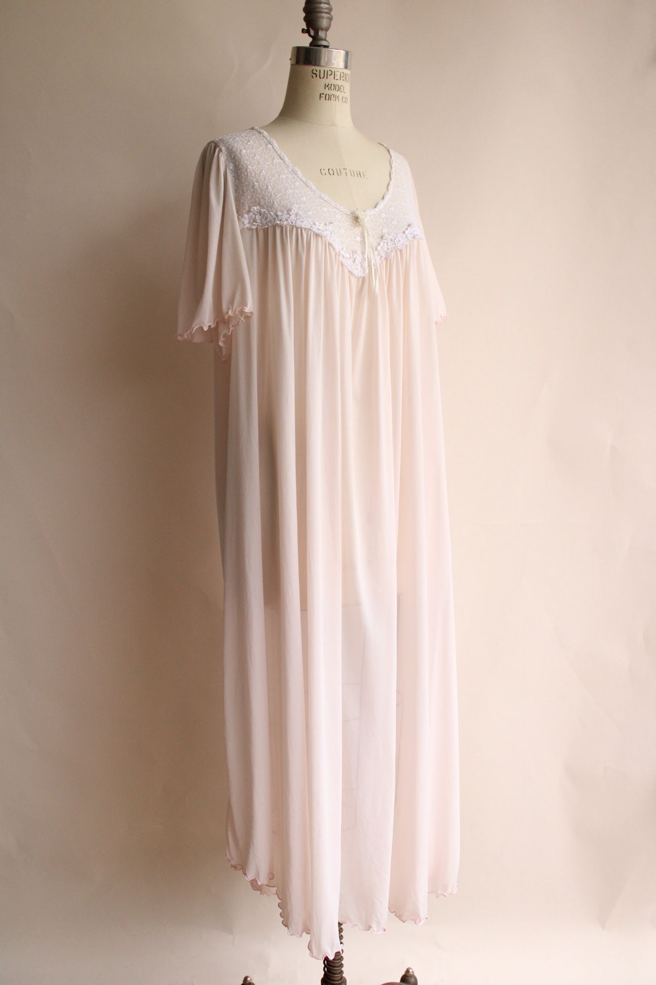 Vintage 1960s Volup Size, Miss Elaine Pink Night Gown