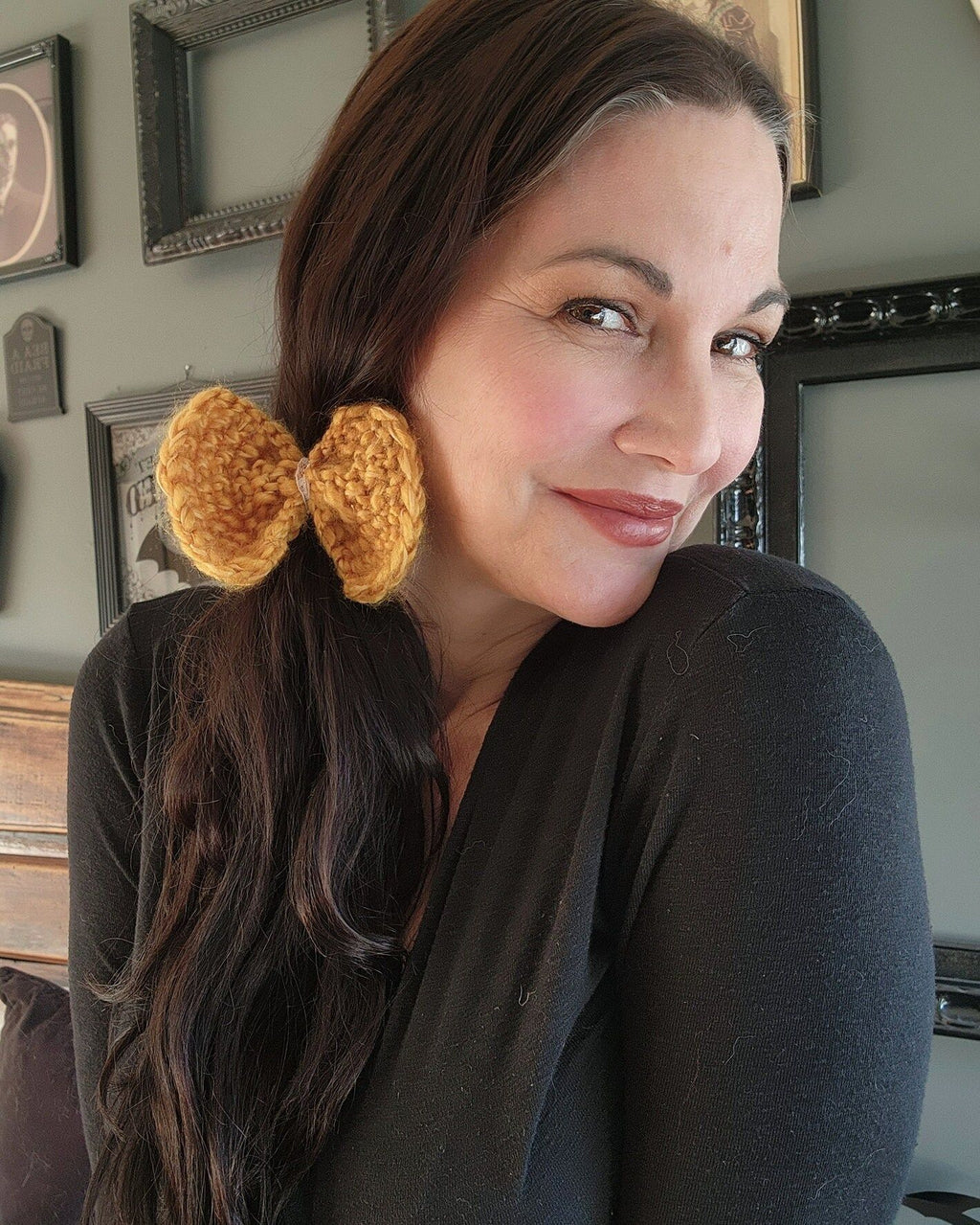 "Candlelight" Knit Hair Bow