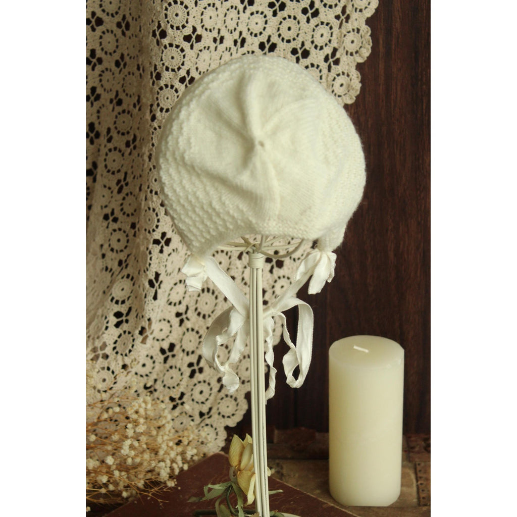 Vintage 1950s Winter White Knit baby bonnet with Ribbon Ties