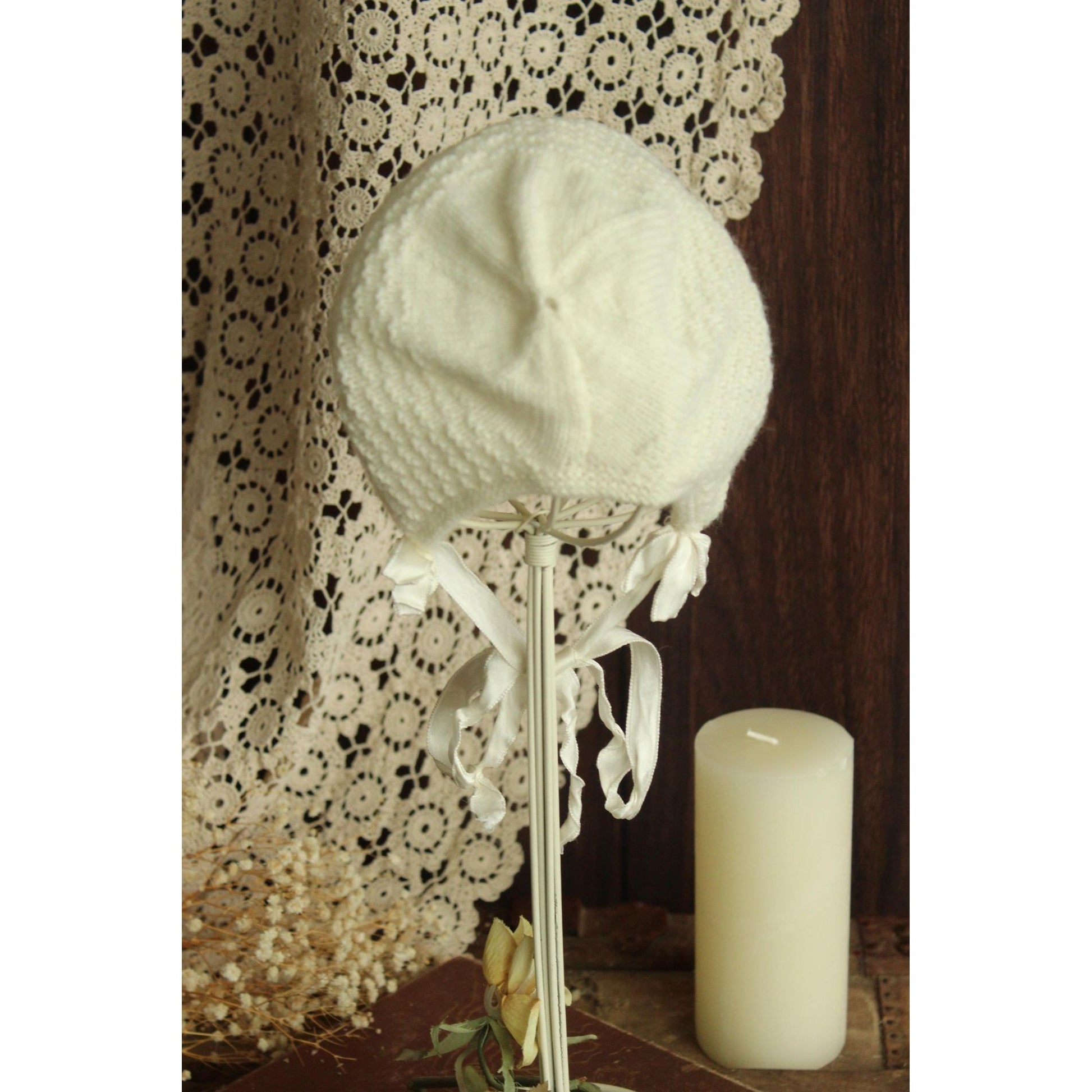 Vintage 1950s Winter White Knit baby bonnet with Ribbon Ties
