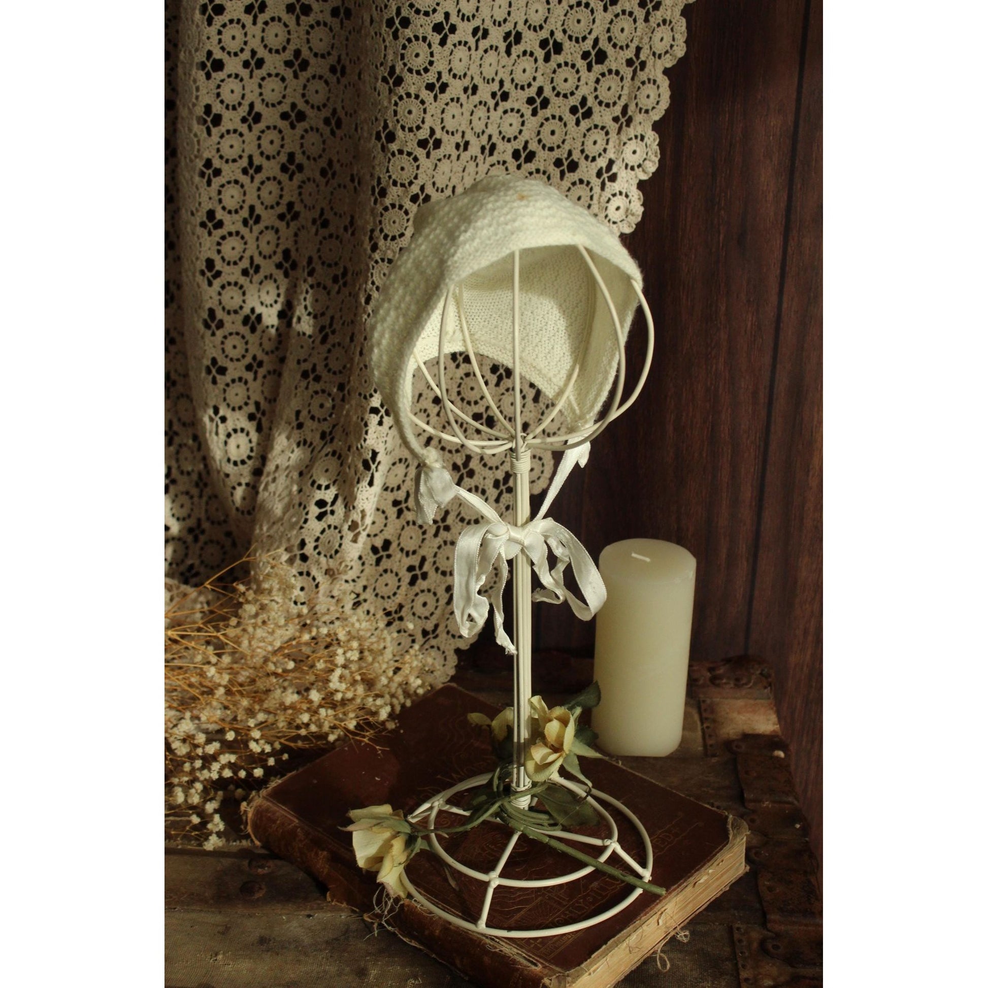 Vintage 1950s Winter White Knit baby bonnet with Ribbon Ties