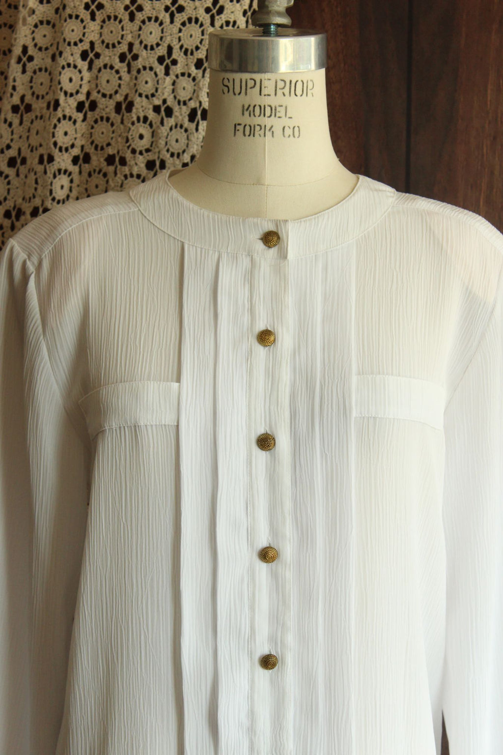 Vintage 1980s 1990s Laura & Jayne White Button Down Shirt