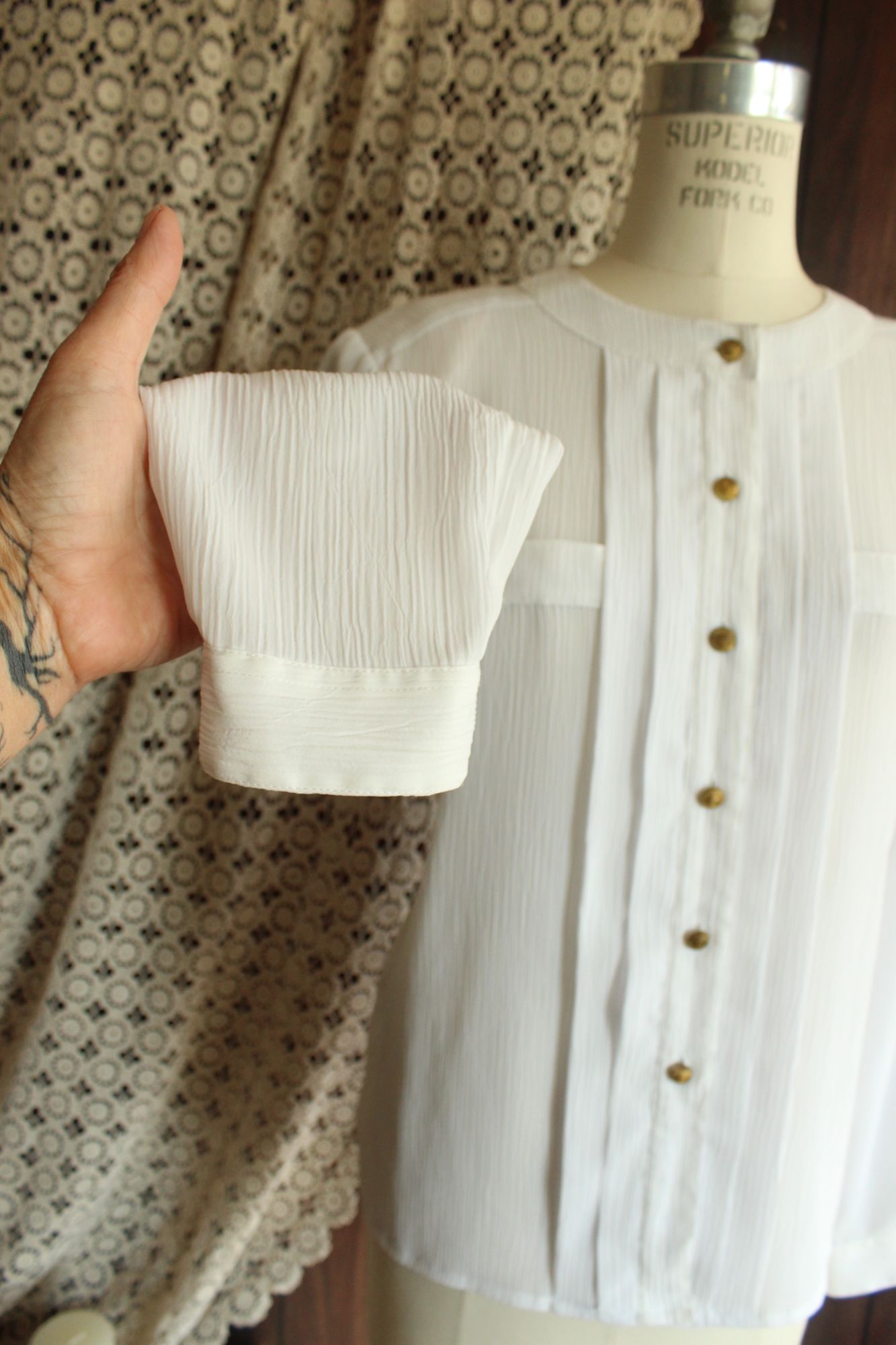 Vintage 1980s 1990s Laura & Jayne White Button Down Shirt