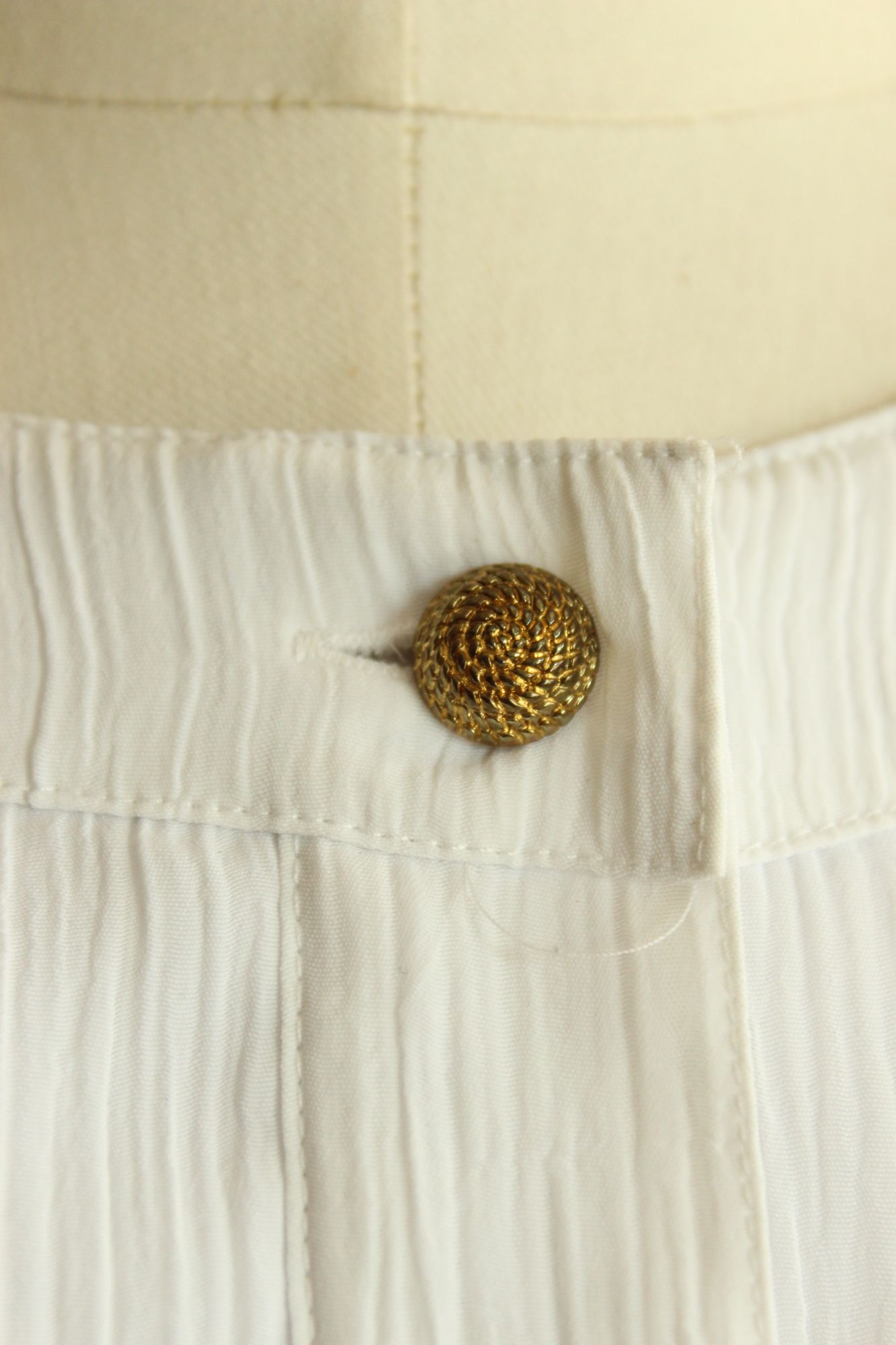 Vintage 1980s 1990s Laura & Jayne White Button Down Shirt