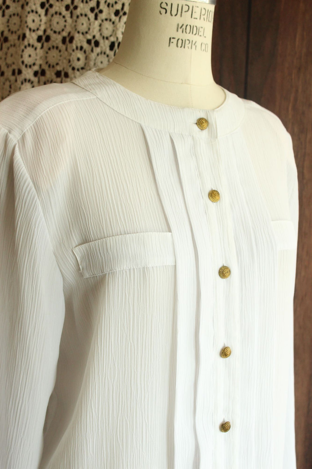 Vintage 1980s 1990s Laura & Jayne White Button Down Shirt