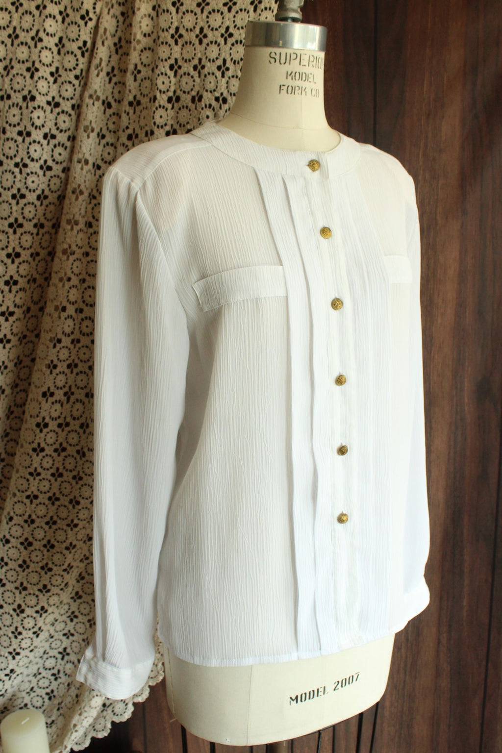 Vintage 1980s 1990s Laura & Jayne White Button Down Shirt