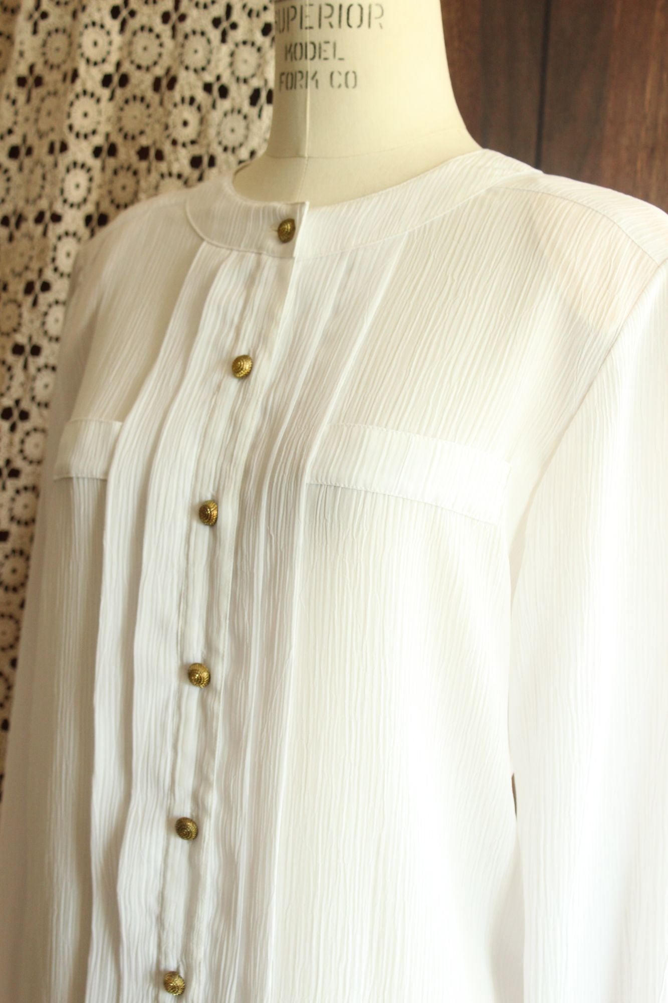 Vintage 1980s 1990s Laura & Jayne White Button Down Shirt