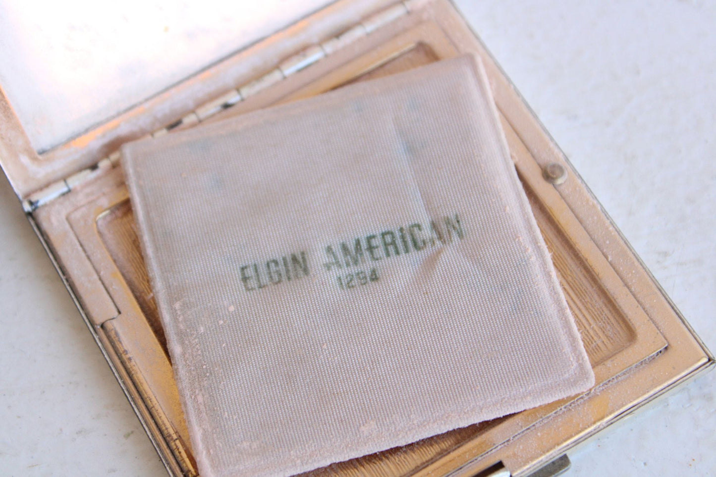 Vintage 1950s  Elgin Enamel Mirrored Powder Compact