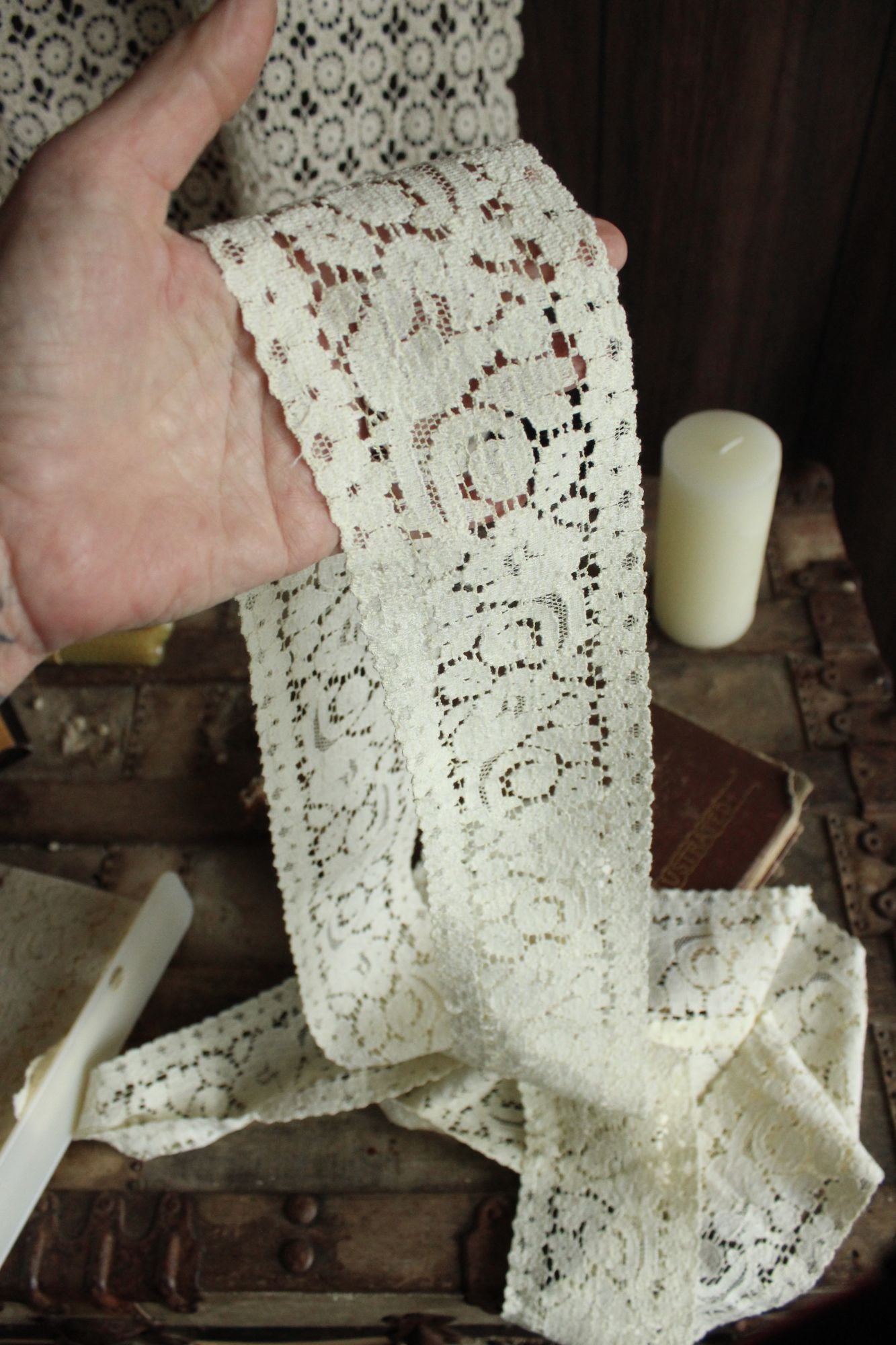 Vintage Lace Trim, Ivory Cotton Tulip Pattern 3.5" Wide, 4 Yards