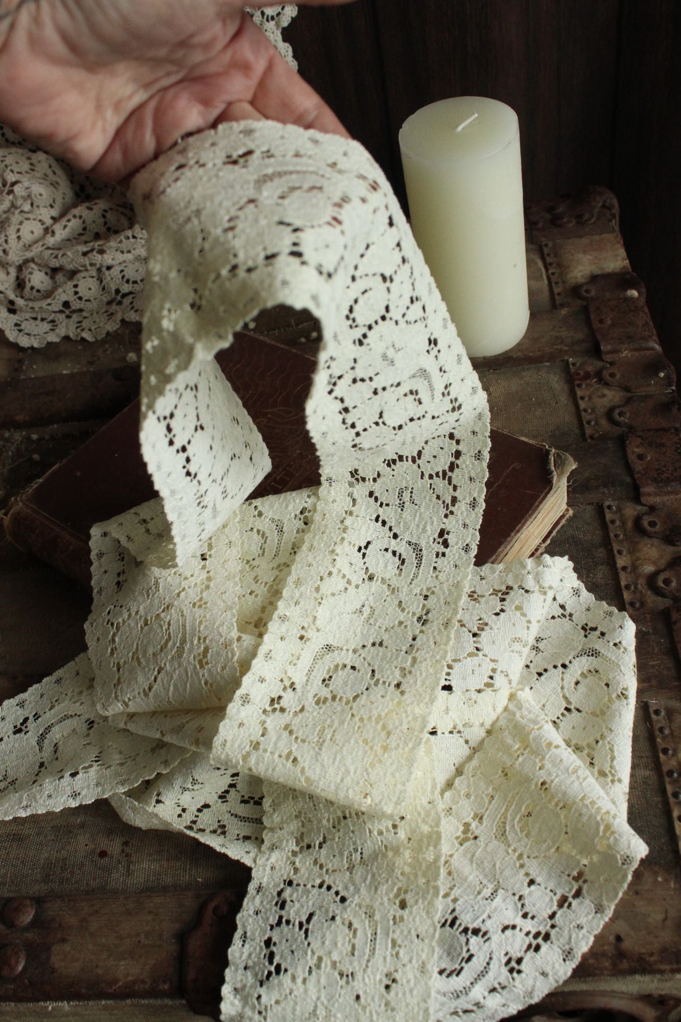 Vintage Lace Trim, Ivory Cotton Tulip Pattern 3.5" Wide, 4 Yards