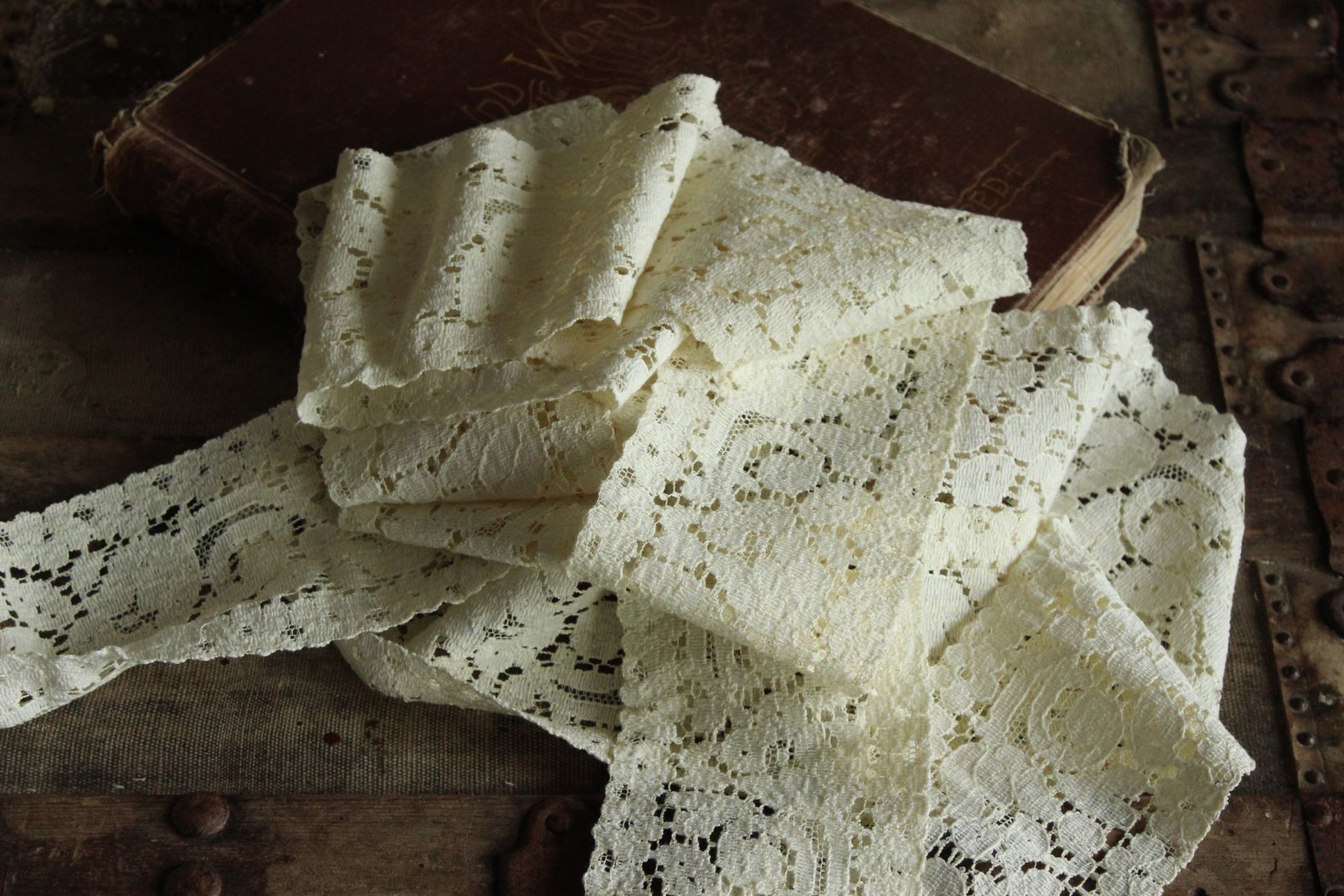 Vintage Lace Trim, Ivory Cotton Tulip Pattern 3.5" Wide, 4 Yards