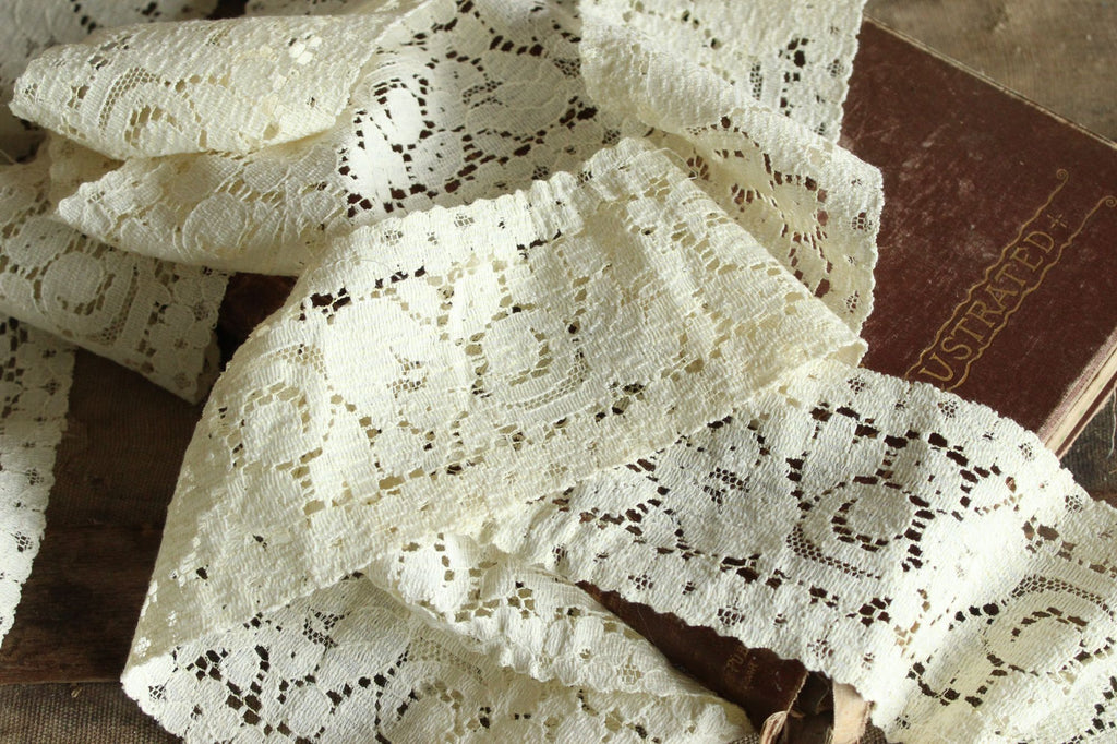 Vintage Lace Trim, Ivory Cotton Tulip Pattern 3.5" Wide, 4 Yards