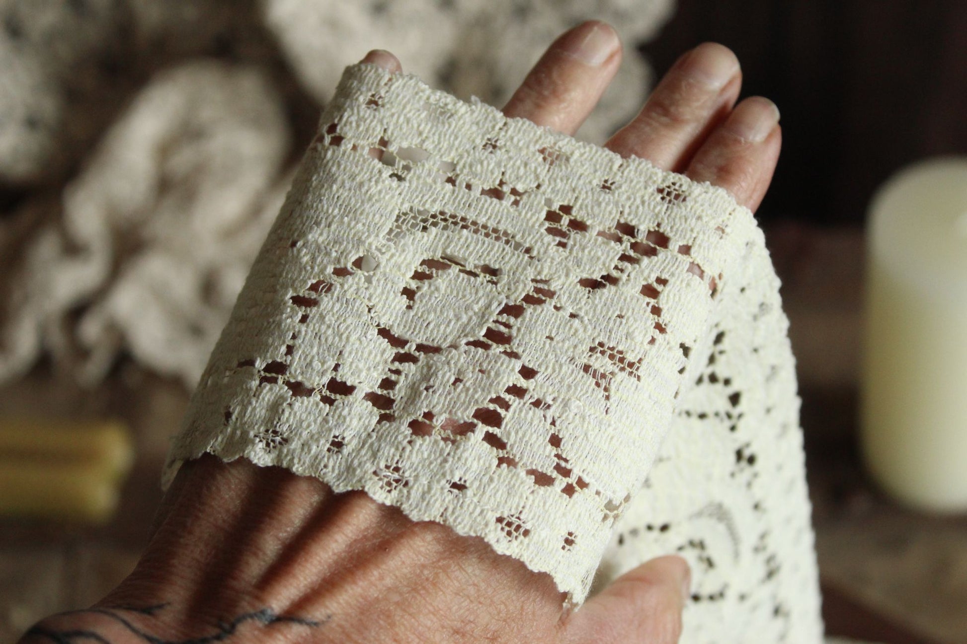 Vintage Lace Trim, Ivory Cotton Tulip Pattern 3.5" Wide, 4 Yards