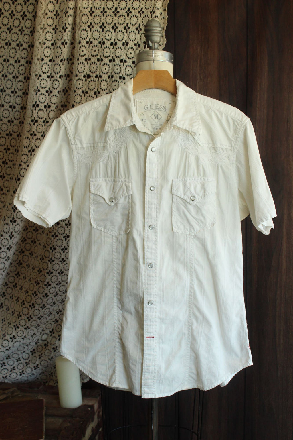GUESS Mens Size M 2008 Western Pearl Snap Shirt Cream Embroidered Y2K Archive