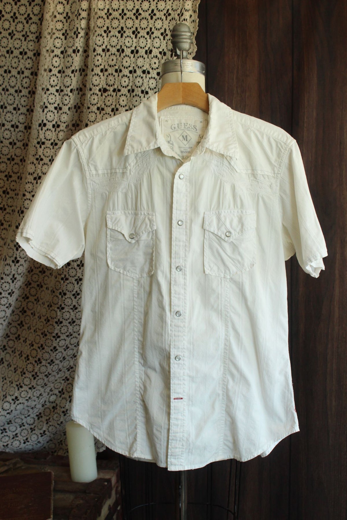 GUESS Mens Size M 2008 Western Pearl Snap Shirt Cream Embroidered Y2K Archive