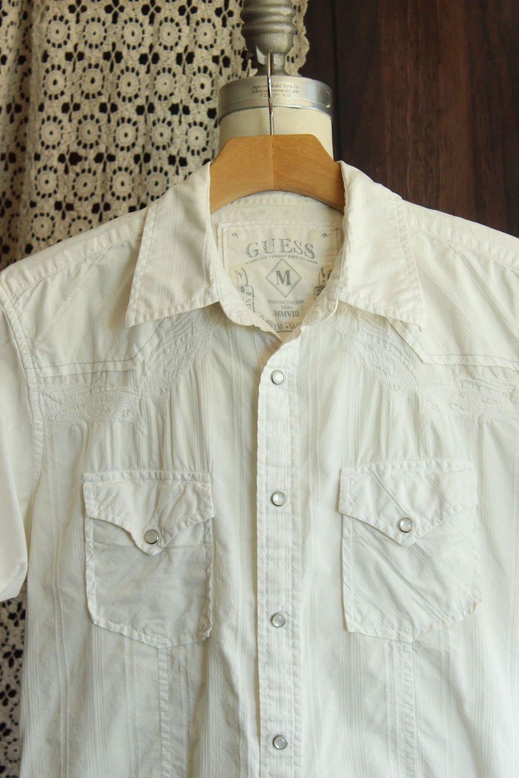 GUESS Mens Size M 2008 Western Pearl Snap Shirt Cream Embroidered Y2K Archive