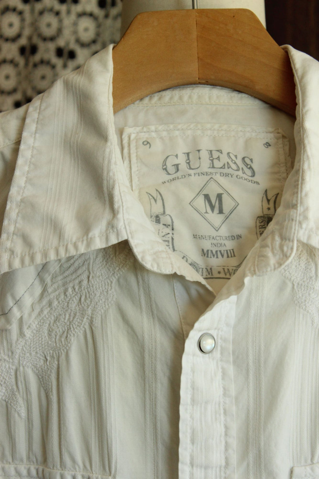 GUESS Mens Size M 2008 Western Pearl Snap Shirt Cream Embroidered Y2K Archive