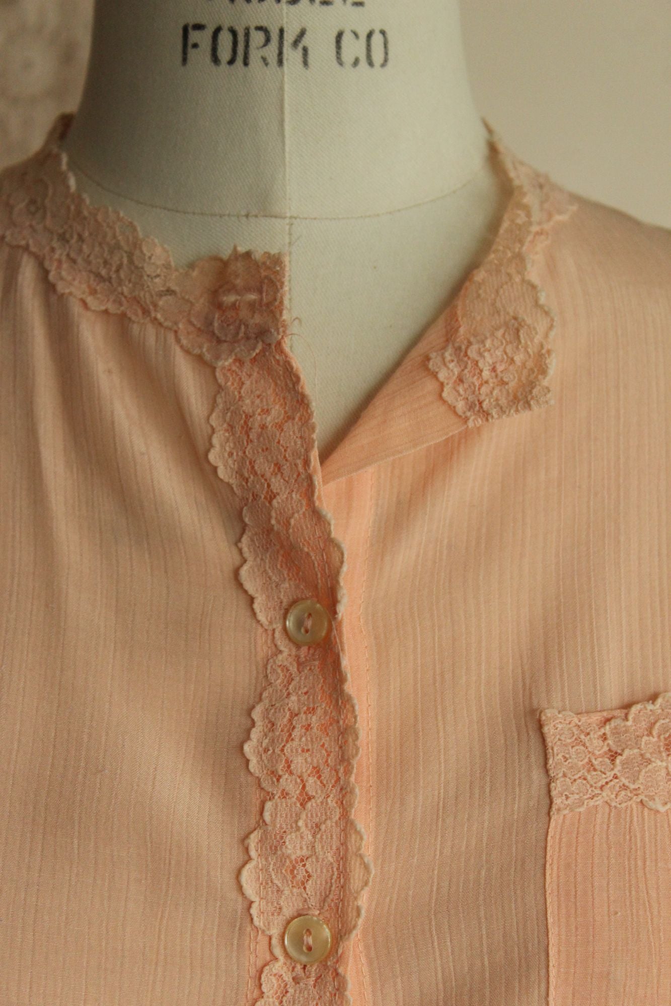 Vintage 1970s 1980s Miss Capri Peach Shirt with Lace Trim