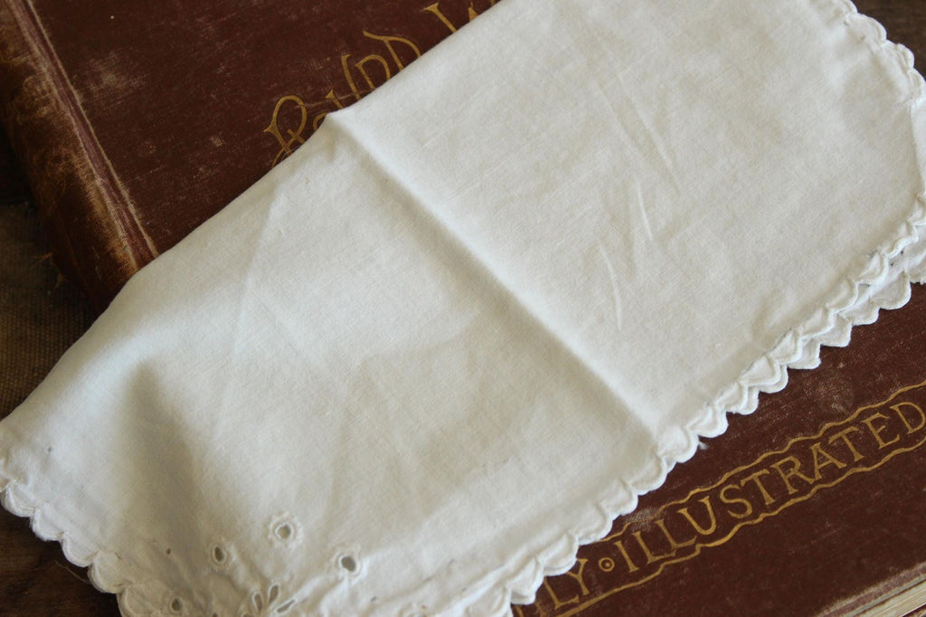 Vintage 1930s White Handkerchief with Broderie Anglaise Eyelet Lace Trim
