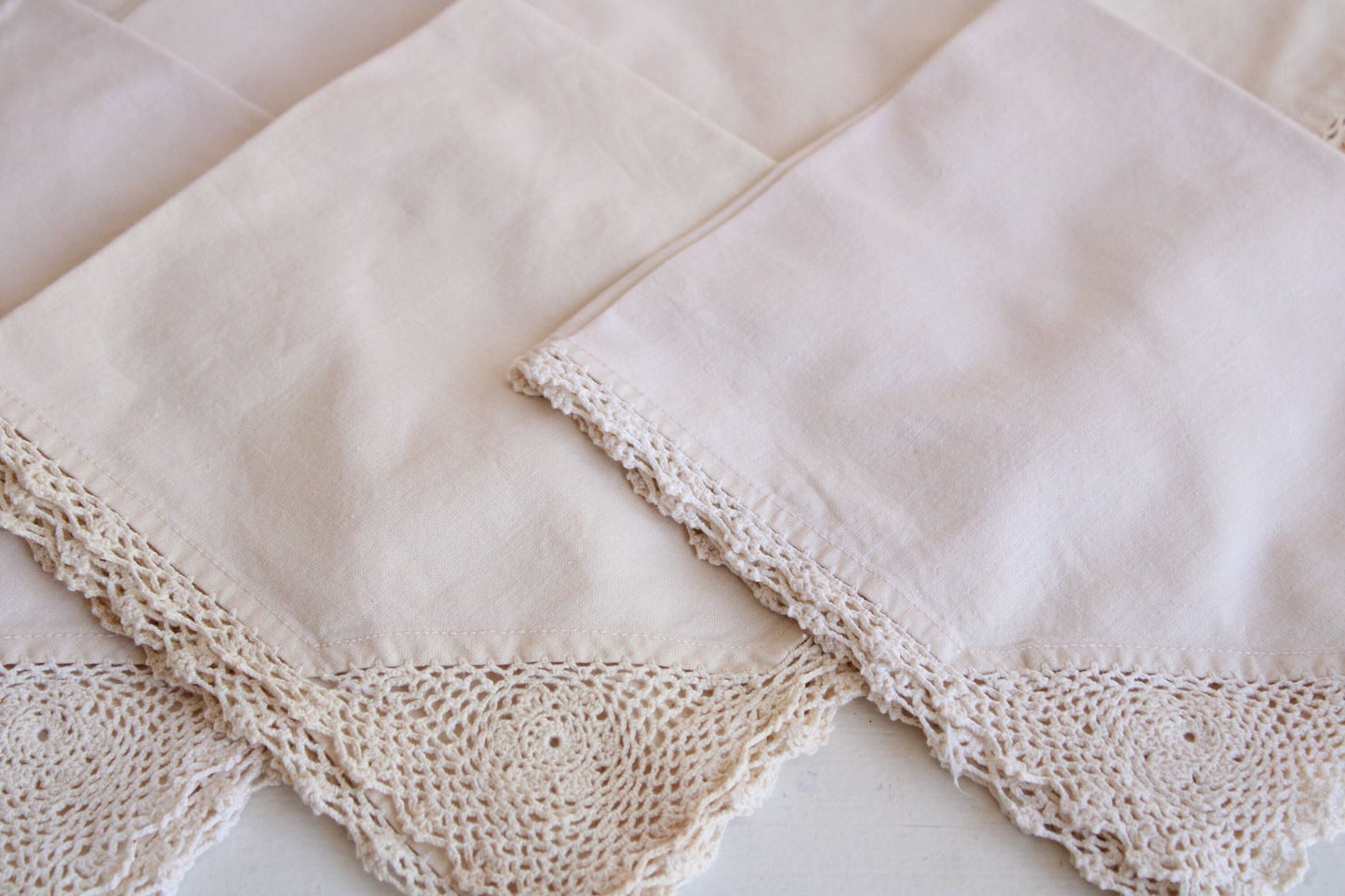 Vintage Ivory Napkins Set of Eight With Lace Trim
