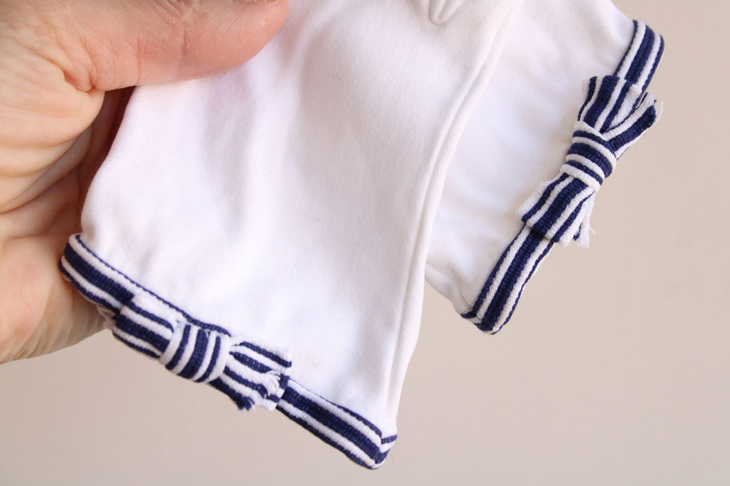 Vintage 1960s Gloves With Bows, Henri Bendel Size 6.5 White Cotton with Navy Blue Stripe
