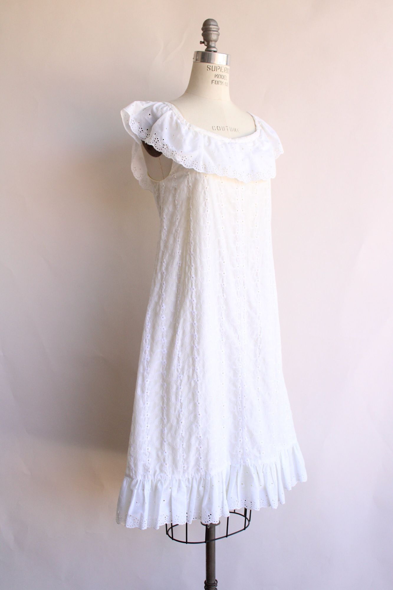 Vintage 1970s 1980s White Eyelet Dress in Embroidered Floral with Yellow Lining