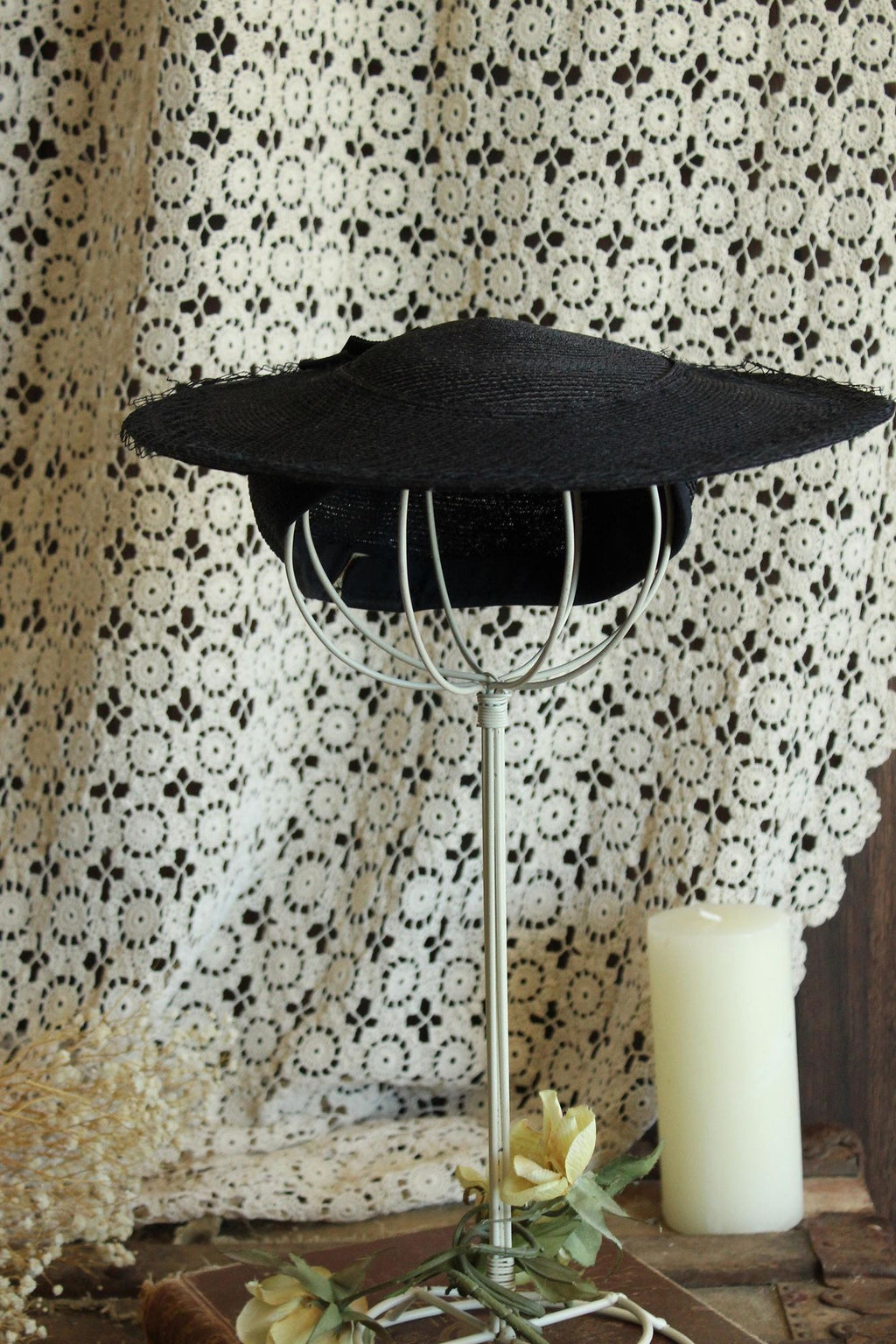 Vintage 1940s 1950s Blue Straw Hat with Grosgrain Ribbon Trim