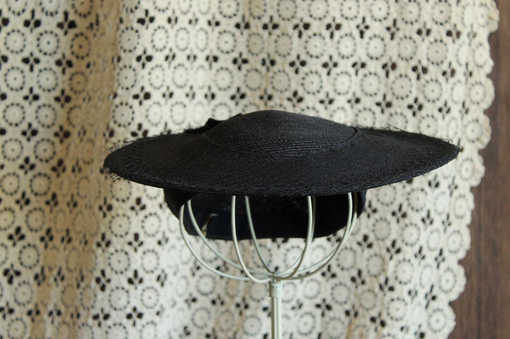 Vintage 1940s 1950s Blue Straw Hat with Grosgrain Ribbon Trim