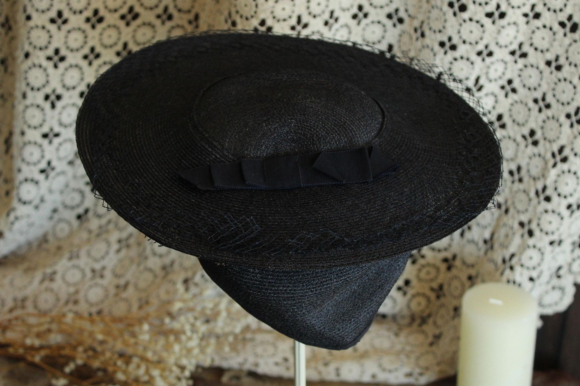 Vintage 1940s 1950s Blue Straw Hat with Grosgrain Ribbon Trim