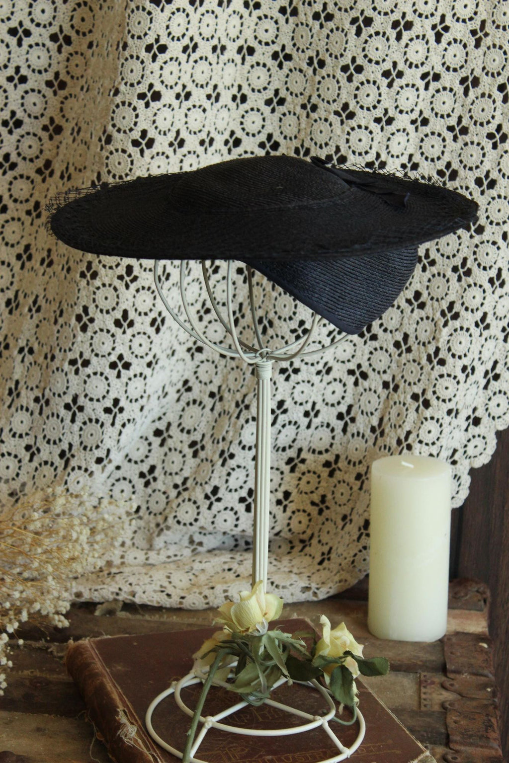 Vintage 1940s 1950s Blue Straw Hat with Grosgrain Ribbon Trim