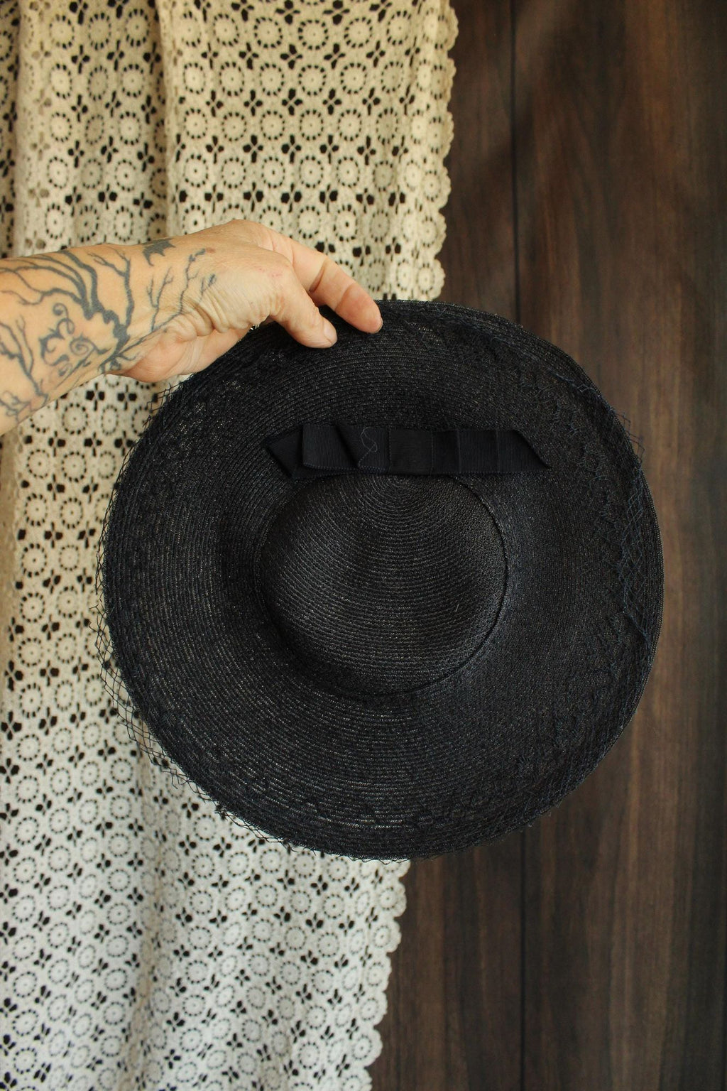 Vintage 1940s 1950s Blue Straw Hat with Grosgrain Ribbon Trim