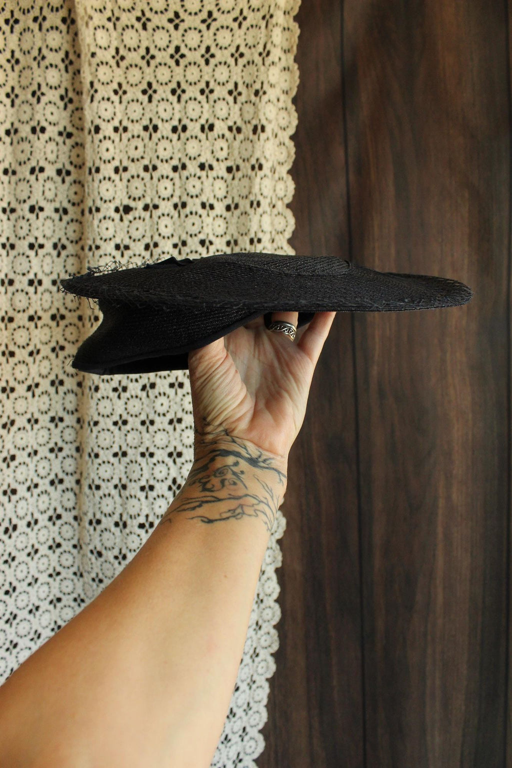 Vintage 1940s 1950s Blue Straw Hat with Grosgrain Ribbon Trim