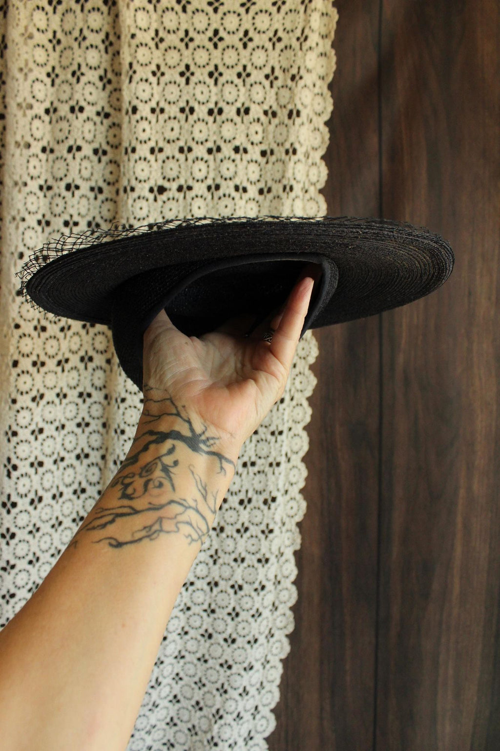 Vintage 1940s 1950s Blue Straw Hat with Grosgrain Ribbon Trim