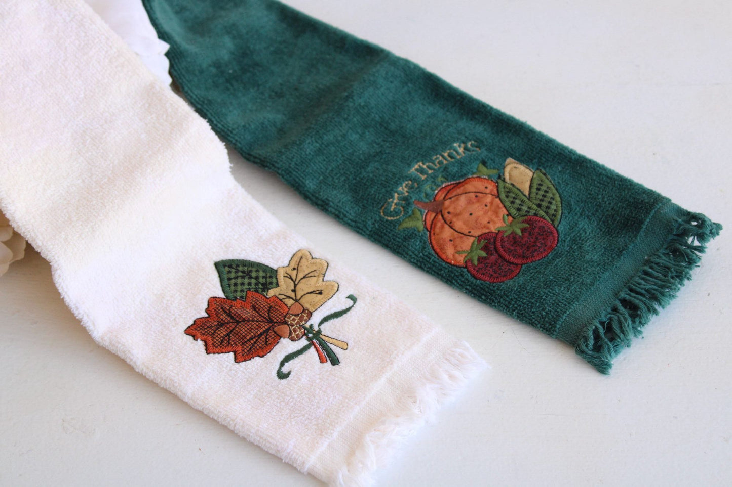 Vintage 1980s 1990s Thanksgiving or Autumn Theme Pair of  Hand Towels