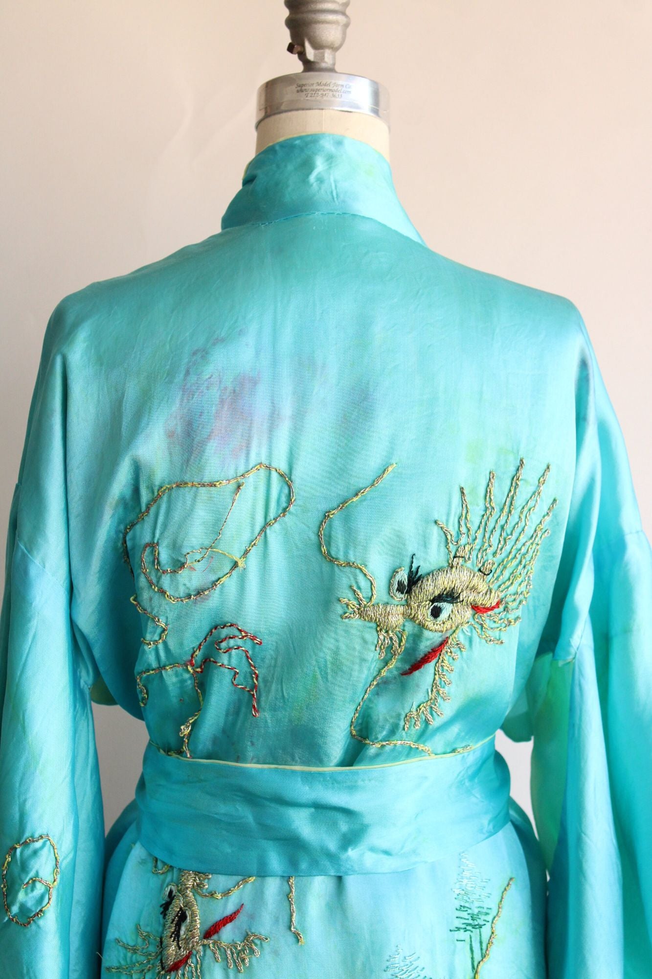 Vintage 1960s 1970s Dragon Embroidered Kimono