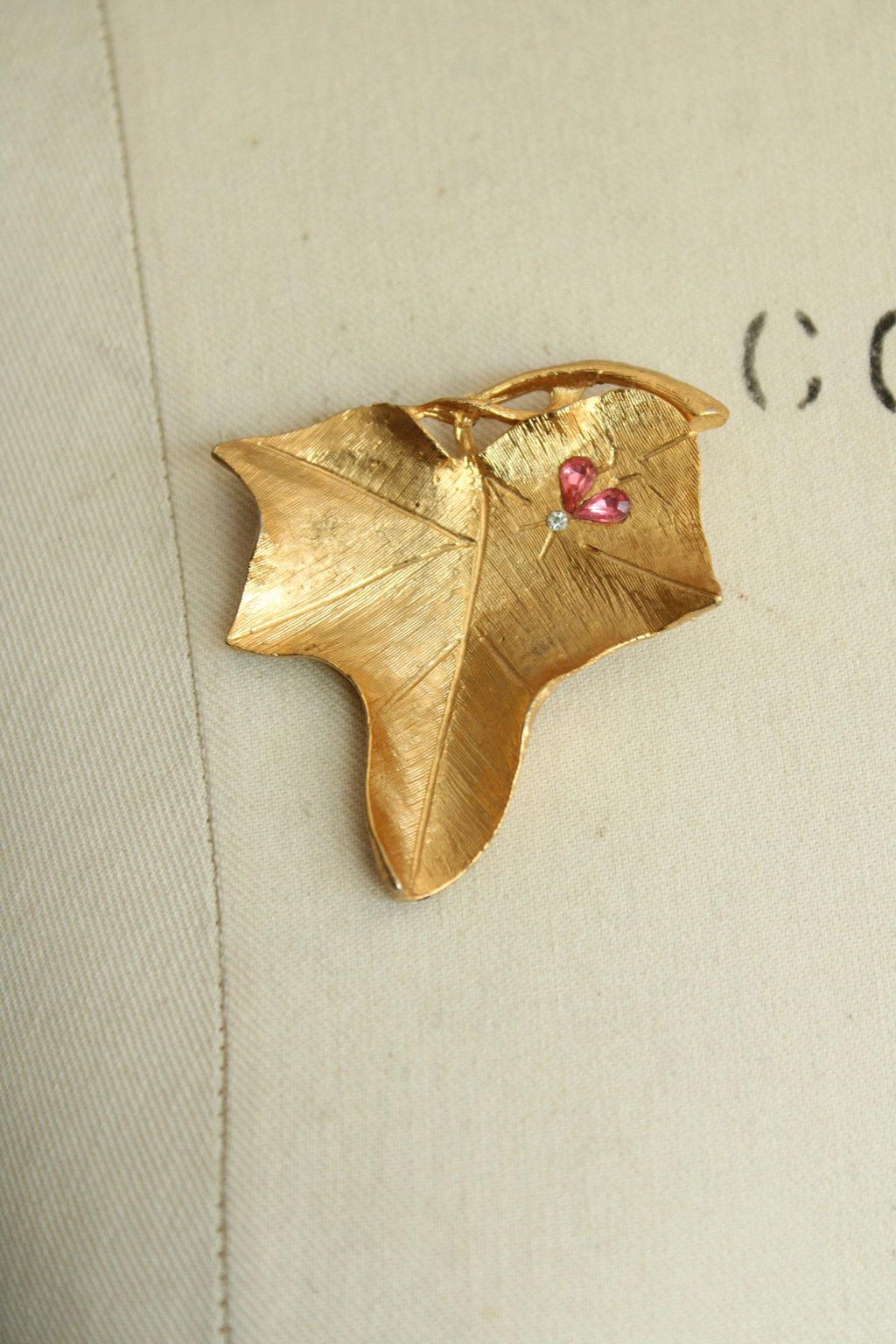 Vintage 1960s Gold Tone Leaf Brooch with Pink Rhinestones