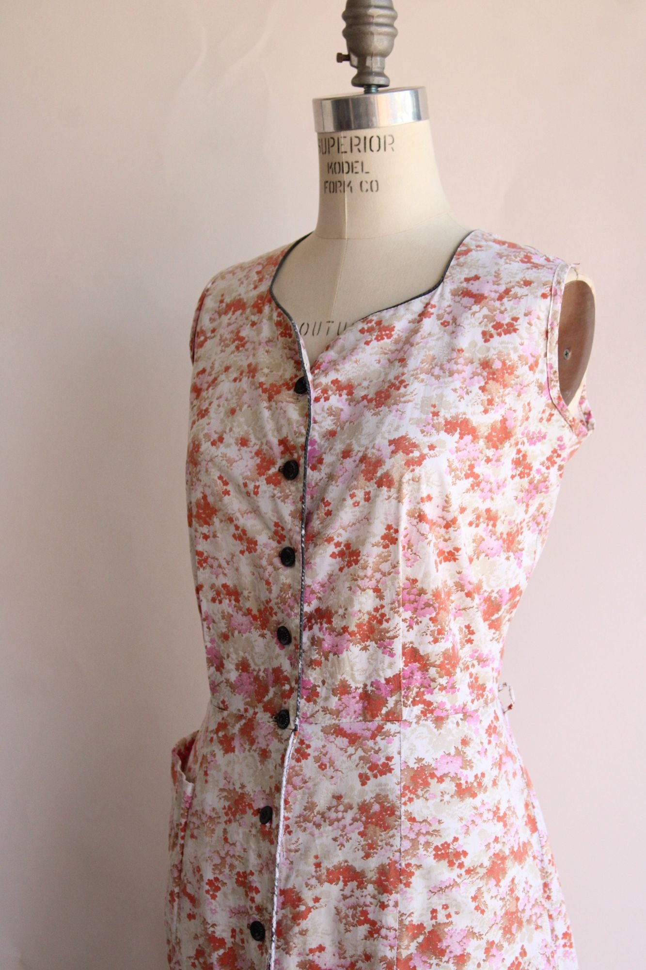 Vintage 1950s DixieLou Frock Volup Wildflower Print Cotton Shirtwaist Dress