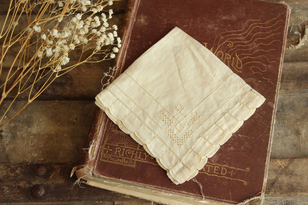 Vintage 1940s  Ivory Linen Natural Plant Hand Dyed Hankie