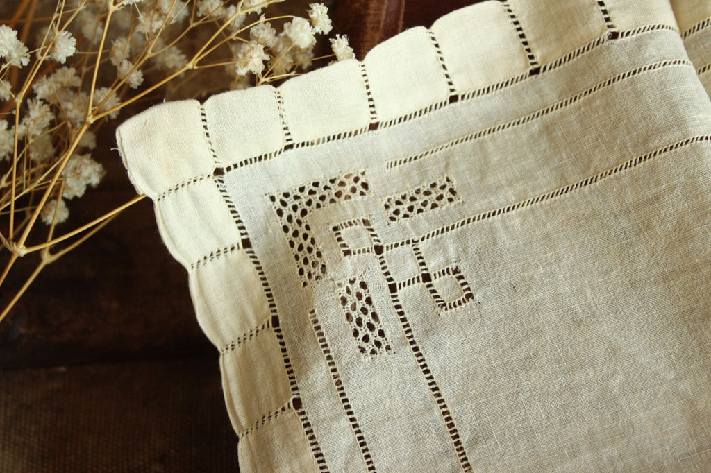Vintage 1940s  Ivory Linen Natural Plant Hand Dyed Hankie