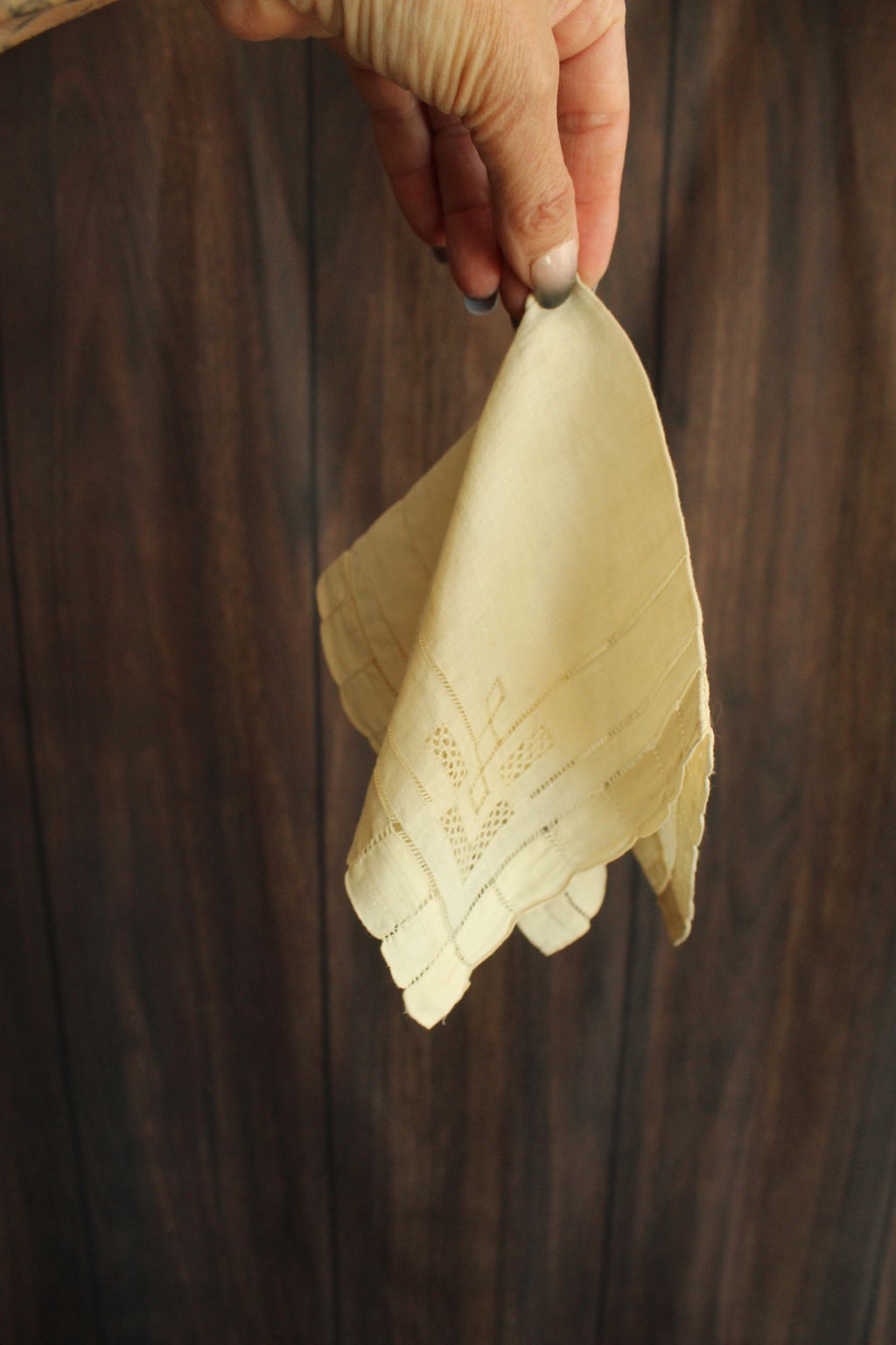 Vintage 1940s  Ivory Linen Natural Plant Hand Dyed Hankie